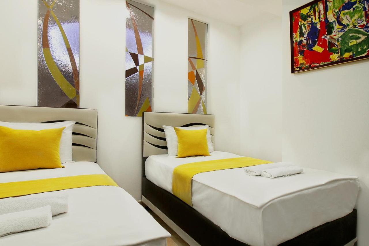 3 Bedroom Apartment Near Republic Square 耶烈万 外观 照片